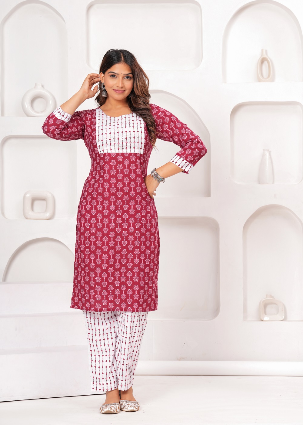 Aarti Fashion Floral Printed Collar Notch Neck Pure Cotton Straight Kurti Pant set