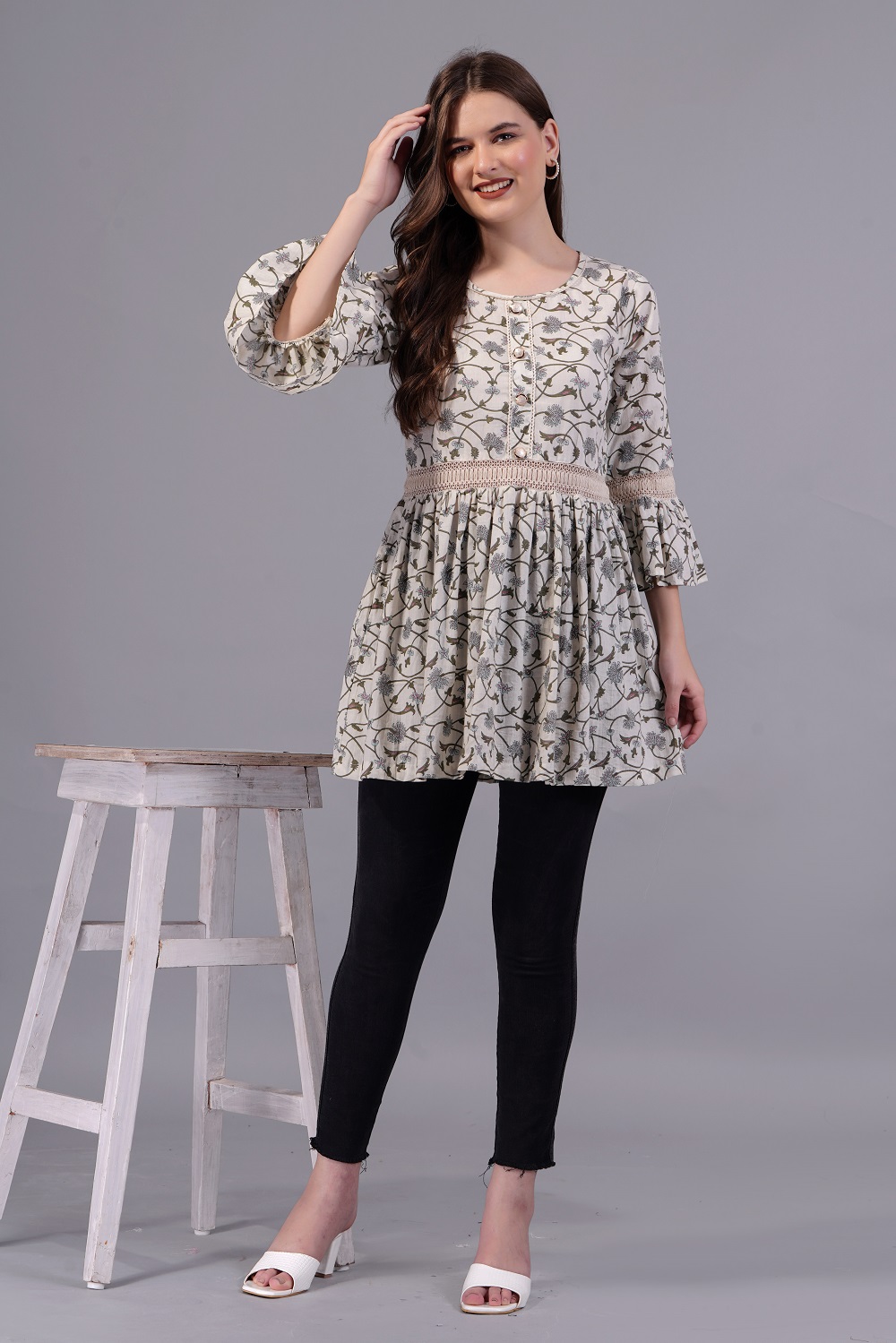 Aarti Fashion Floral Printed Collar Notch Neck Pure Cotton top