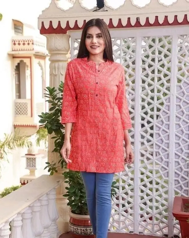 AARTI FASHION Women’s Self Design Red Viscose Rayon Short Straight Kurta with Collared Neck & 3/4 Sleeves – Festive, Party & Daily Ethnic Wear