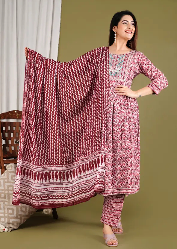 Elegant Maroon Women’s Kurta, Pyjama & Dupatta Set – Viscose Rayon, 3/4 Sleeve, Comfortable Regular Fit Ethnic Wear for Parties, Weddings & Festive Occasions